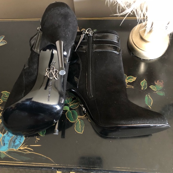 ⚫️ Rock & Republic Leena Booties ⚫️ - Picture 3 of 6